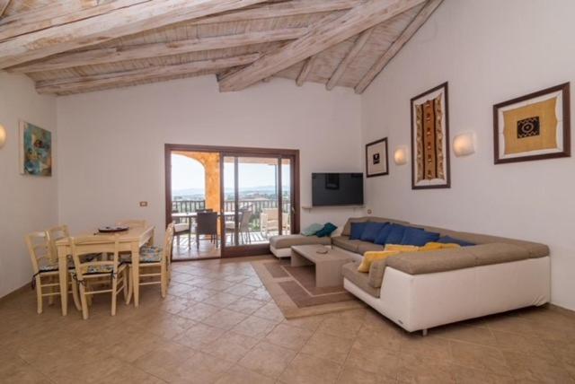 Mansion On The Hill Villa Olbia Exterior photo